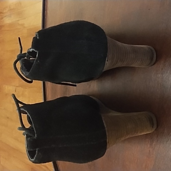 Y2K Express Vintage Black Suede Ankle Wedge Laced Boots in Size 10 M - Picture 3 of 8